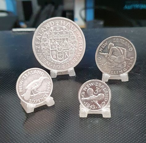 Coin Display Stand by warriorsmen - Thingiverse Coin Storage Ideas, Diy Coin Display, 3d Printed Coin Sorter, Challenge Coin Flag Display, Coin Display Stand, Coin Stand, Coin Display, Old Coins, Display Stand