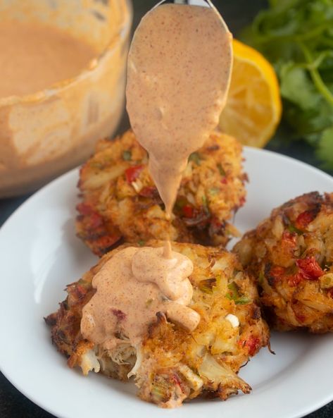 Air Fryer Crab Cakes, Air Fryer Crab, Appetizers Seafood, Air Fryer Fish Recipes, Bacon Wrapped Chicken Bites, Air Fryer Recipes Appetizers, Air Fryer Fish, Air Fryer Oven Recipes, Easy Seafood