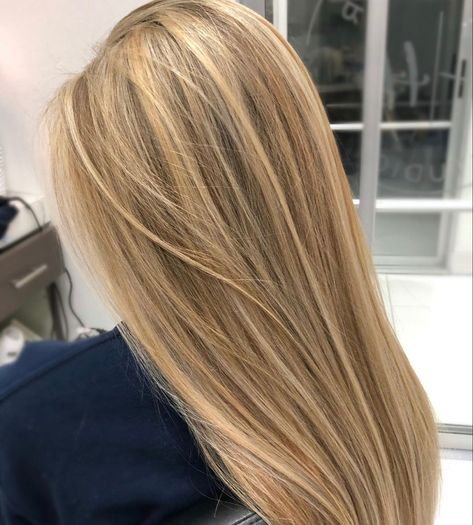 #hair #blondehairstyles #pretty #healthy Dirty Blonde Hair With Highlights, Layers Tutorial, Butterfly Bob, Warm Blonde Hair, Perfect Blonde Hair, Rambut Brunette, Summer Blonde Hair, Hair Blond, Golden Blonde Hair