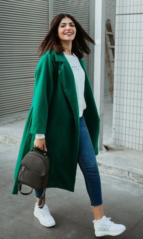 Green Coat Winter Outfit, Emerald Green Coat Outfit, Emerald Green Winter Outfit, Outfits Saco Verde, Saco Verde Mujer Outfit Casual, Outfit Saco Verde, Green Wool Coat Outfit, Green Coat Outfit Winter, Emerald Green Dress Outfit