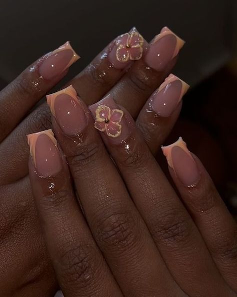 @_jadedby.j on Instagram: "short french w/ 3d flower accent nail🌸   #shortnails #shortnailart #3dlineart #airbrushnails #airbrushart #shortfrenchnails #nycnails #nycnailtech #bronxnails #bronxnailtech #nailsnicaragua #nailart #nailsnailsnails #naildesign #5dgel #explorepage #trending #nailinspo" Flower Accent Nail, Short Pink Nails, Rounded Acrylic Nails, Cute Pink Nails, Short French, Purple Acrylic Nails, Acrylic Toe Nails, Pink Ombre Nails, Airbrush Nails