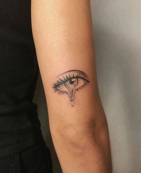 Tattoo With Dark Meaning, Eye On Shoulder Tattoo, Eye Abstract Tattoo, Lovers Eye Tattoo, Melting Eye Tattoo, Melting Face Tattoo, Eye Tattoo Ideas Realistic, Paradoxical Tattoo, Eye Tattoos For Women