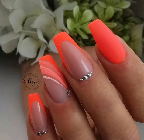 Nail Designs For August 2023, Nails 2023 August, Nail Designs August, Orange Nails With Glitter, August Nails 2023, Summer Coral Nails, Uñas Color Coral, Nail Art Orange, Nails August