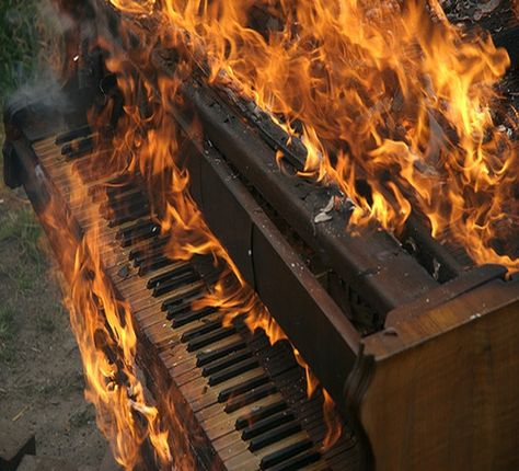 Piano. On fire. Tma Fears, Apocalypse Au, Minecraft Roleplay, Demon Book, Book Board, Bill Cipher, A Series Of Unfortunate Events, Parks And Recreation, The Villain