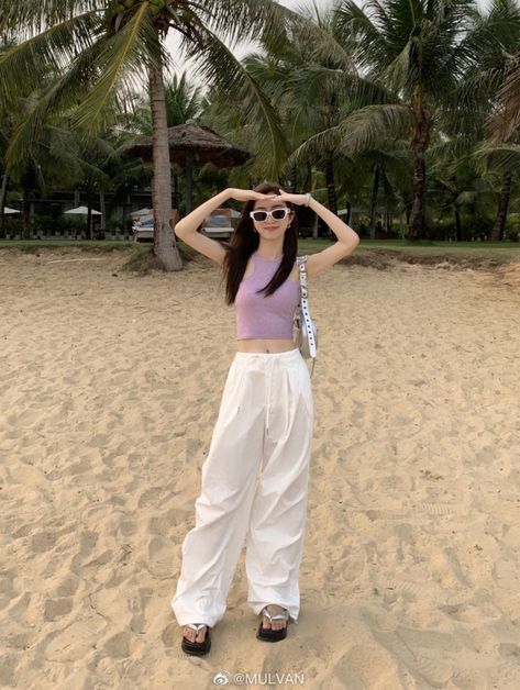 Simple Beach Outfit Ideas, Simple Beach Outfit, Goal Body, Beach Outfit Ideas, Outfit Everyday, Korean Fits, Grp Port, Korean Casual Outfits, Ocean Vibes