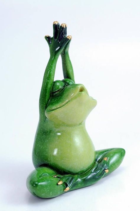 Outdoor Pool Decor, Flower Bed Decor, Yoga Frog, Frog Statues, Frog Sitting, Frog Pictures, Frog Decor, Crystal Castle, Frog Figurines