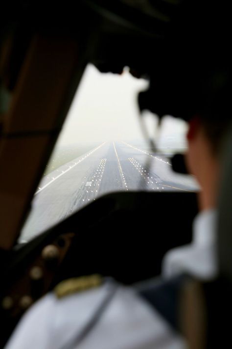 Pilot Aesthetic, Pilot Life, Pilot Career, Plane Photography, Airplane Wallpaper, Pilots Aviation, Aviation World, Airplane Photography, Airplane Pilot