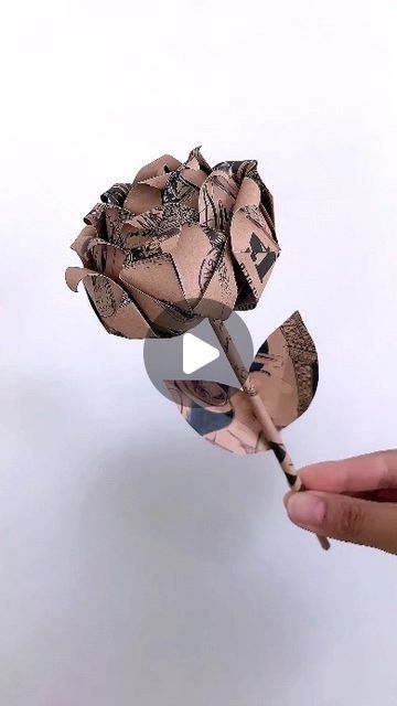 Paper Craft Flowers, Origami Flowers Tutorial, Simple Origami, Craft Flowers, Origami Rose, Rose Tutorial, Paper Flower Crafts, Paper Crafts Card, Diy Craft Tutorials