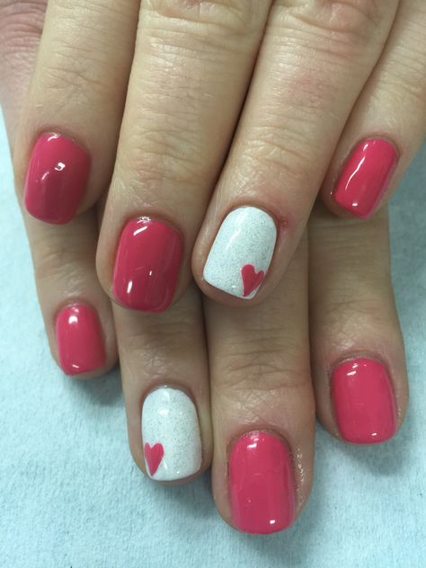 Pink, White and Sparkles Valentine Heart gel polish nails over non-toxic odorless hard gel. Valentine Nails Pink, Extreme Nails, Sns Nails Colors, Heart Nail Designs, Valentine Nail Art, February Nails, Sns Nails, Valentine Nails, Pink Gel