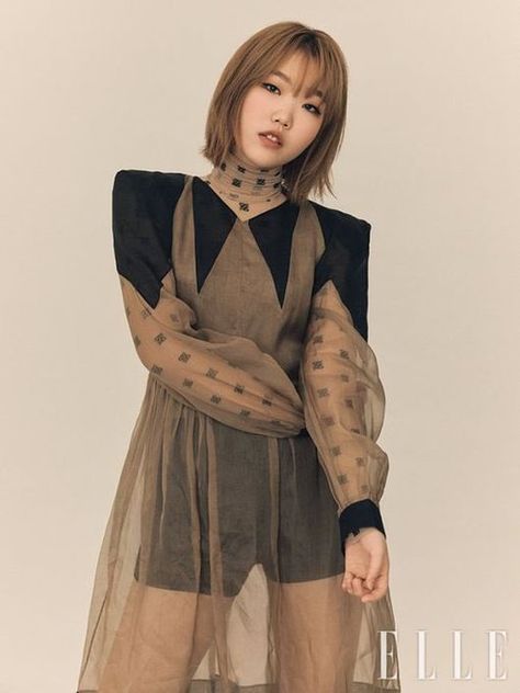 Akdong Musician, Star Magazine, Seoul Fashion Week, Elle Magazine, Latest Albums, Fashion Poses, New Wardrobe, Yg Entertainment, K Pop