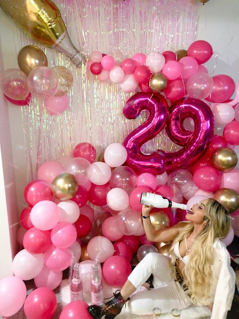 Champagne balloon decoration 29th Birthday 29 Birthday Balloons, 29th Birthday Decoration Ideas, Pink 29th Birthday, 29th Birthday Picture Ideas, 29 Shades Of Pink Party, 29 Birthday Theme Party Ideas, Forever 29 Birthday Party, 29 Birthday Party Ideas For Women, 29th Bday Ideas For Her