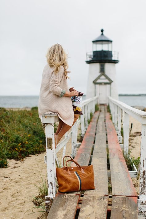 Brant Point Lighthouse Picnic on Nantucket — Abby Capalbo Cape Cod Aesthetic, Brant Point Lighthouse, Cape Cod Photography, New England Aesthetic, Cape Cod Beaches, Cape Cod Style, Adventure Boots, New England Travel, Salt Air