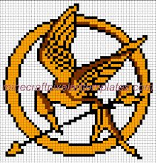 Mockingjay pin template Hunger Games Crafts, Minecraft Pixel Art Templates, Minecraft Pattern, Pixel Art Templates, Pixel Art Grid, Pix Art, Tapestry Crochet Patterns, Minecraft Pixel Art, Art Templates