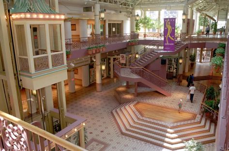 Abandoned Malls, Shopping Mall Design, Dead Malls, Vintage Mall, 80s Interior, Mall Design, Liminal Space, Dreams And Nightmares, Shopping Malls