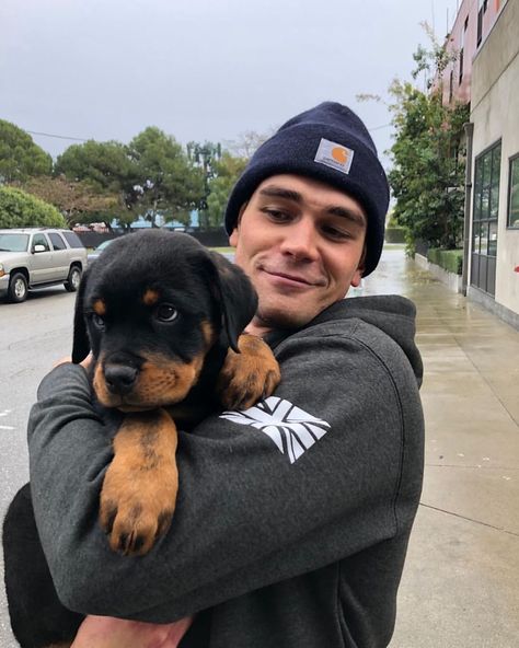 Kj Apa, Vanessa Morgan, Riverdale Cast, Cameron Boyce, Puppy Care, Archie Comics, Cole Sprouse, A Puppy, New Puppy