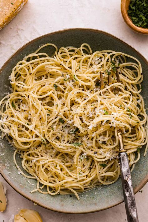 Garlic Butter Pasta - The Recipe Critic Butter And Oil Pasta, Vegetarian Angel Hair Pasta Recipes, Garlic Butter Angel Hair Pasta, How To Cook Angel Hair Pasta, Restaurant Pasta Recipes, Simple Angel Hair Pasta Recipes, Gemelli Pasta Recipes, Butter Parmesan Pasta, Garlic Angel Hair Pasta