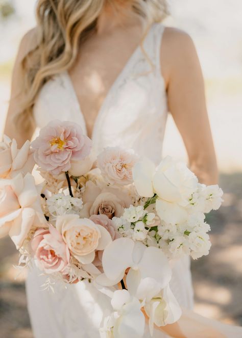 White And Blush Bouquet Wedding, Beige Bouquet Wedding, Taupe Wedding Flowers, White And Pink Bridal Bouquet, Bridal Bouquets Spring, White And Blush Bridal Bouquet, Florist Inspiration, Bridal Bouquet Ideas, Modern Bridal Bouquets