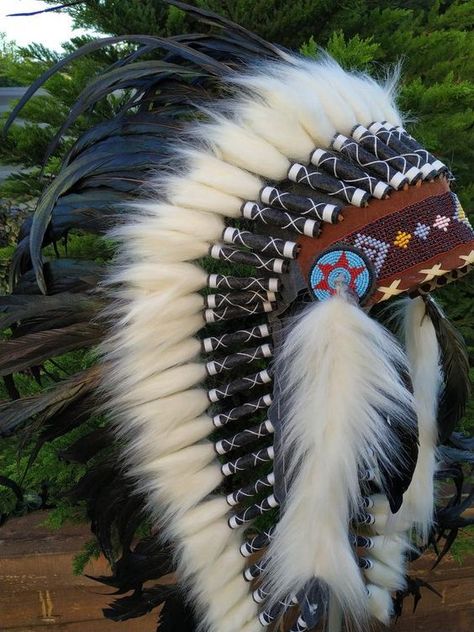 Indian Headress, Camo Prom, Beaded Feathers, Headdress Tattoo, Bear Claw Necklace, Indian Feathers, Native Tattoos, Native American Headdress, Native American Regalia