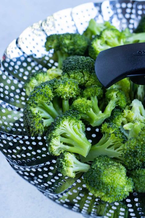 How to Steam Broccoli (Easy Way!) - Evolving Table How To Make Steamed Broccoli, How To Season Broccoli Steamed, Easy Steamed Broccoli, How To Steam Broccoli On Stove, How Long To Steam Broccoli, How To Steam Broccoli, Steam Broccoli, Broccoli Crowns, Steam Veggies