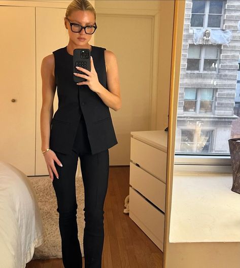 danielle (@daniellepheloung) • Instagram photos and videos All Black Professional Outfits, Business Professional Outfits Women, Corporate Fits, Andie Anderson, Future Ceo, Black Work Outfit, Corporate Girlie, Corporate Girl, Work Vibes