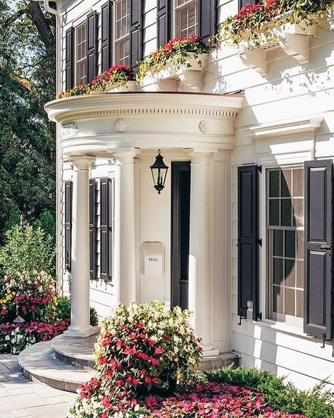 d e b r a on Instagram: “Georgian style rounded portico by @murphycodesign build by @streeterhomes photo by @spacecrafting_photography” Portico Entry Colonial, Round Portico, Portico Entry, Porch Renovation, Exterior Entryway, Portico Design, Colonial House Exteriors, Georgian Style Homes, Painted Brick House