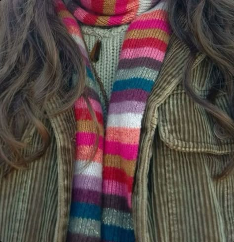 Worst Outfits, Frazzled English Woman, Striped Scarf, Zooey Deschanel, Katie Holmes, Mode Inspo, Fall Fits, Autumn Aesthetic, Winter Fits