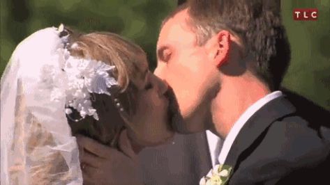 6 Types Of Kisses that Go Oh-So-Very Wrong (And How To Avoid Them) Awkward Situations, Have A Laugh, Awkward Moments, E Card, Laughing So Hard, Bones Funny, The Words, Funny Cute, Make You Smile