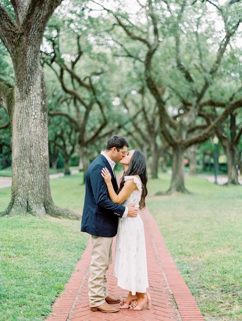 Rice University is easily one of my favorite locations for engagement photos in Houston! Not only does the university have stunning architecture, but also beautiful lush oak trees providing a wonderful variety of photo locations on campus. More photos from this dreamy engagement session can be found on the blog! | Mackenzie Reiter Photography • Fine Art Wedding Photographer Engagement Photos Outfits Spring, Engagement Announcement Photos, Engagement Photo Dress, Engagement Photo Outfits Fall, Rice University, Summer Engagement Photos, Houston Photography, Romantic Photos Couples, Houston Wedding Photographer