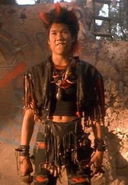 Rufio Costume, Rufio Hook, Lost Boys Costume, Hook Movie, Punk Costume, Best Kids Watches, Robin Williams, Boy Costumes, Lost Boys