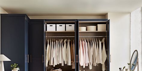 Open Wardrobe, Organisation Ideas, Double Wardrobe, Diy Wardrobe, Apartment Organization, Fitted Wardrobes, Small Closet Organization, Small Closet, Clothes Storage