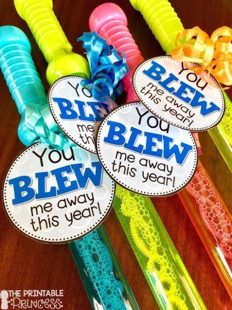 Kindergarten Graduation Party, Mini Erasers, End Of Year Party, Gifts For Students, Pre K Graduation, Preschool Gifts, Classroom Gifts, Preschool Graduation, Free Gift Tags