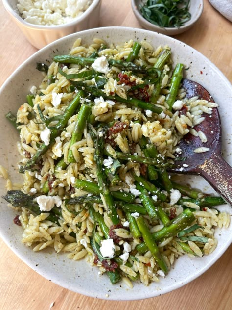 Pesto Asparagus Orzo - onebalancedlife.com Asparagus Orzo Recipes, Orzo Asparagus Recipes, Orzo Pesto Pasta Salad, Asparagus Orzo Salad, Panera Bbq Chicken Salad, Orzo Asparagus, Asparagus Orzo, Orzo Pesto, Interesting Salads