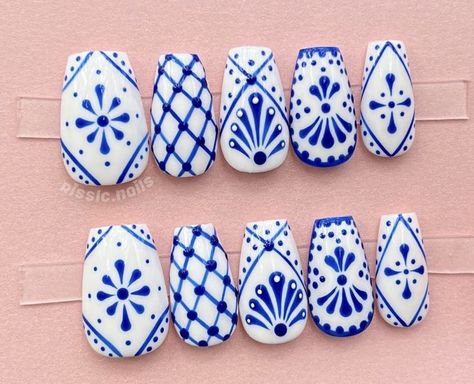 Folk Art Nail Design, Talavera Nail Art Simple, Folk Nails Art, Mexican Embroidery Nail Art, Blue Talavera Nails, Talavera Nails Nailart, Tile Nail Design, Ceramic Nail Art, Otomi Nails