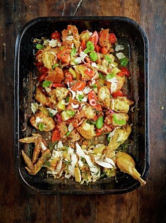 Try this chicken panzanella recipe from Jamie Oliver, adding chicken to the classic Tuscan salad of bread and tomatoes makes for a tasty summertime treat. Chicken Panzanella, Tuscan Salad, Roasted Chicken Salad, Panzanella Recipe, Diner Recept, Jamie Oliver Recipes, Jamie Oliver, Croutons, Roasted Chicken