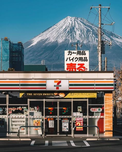 Fujisan and combine combo pack . 📸 Japan Photo of the day by littlepig . . . . #daily_photo_japan #livinginjapan #japan #japantravel #japanwanderlust #japanfun #japantravelguide #japantravelphoto #japantrip #japantraveller #travel #traveller #sightseeing #sightseeingjapan #beautifuljapan #beautiful #beauty #kyoto #kyotojapan #kyototrip #osaka #osakajapan #japanlife #lifeinjapan #mtfuji #fujisan Japan Trip Vision Board, Tokyo In December, Living In Japan Life, Japan Osaka Aesthetic, Tokyo Trip Aesthetic, Japan In January, Vision Board Japan, Japan Festival Aesthetic, Japan Places Aesthetic