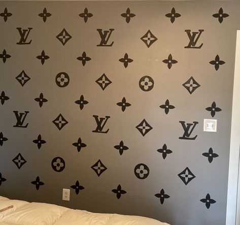 Room Gym Ideas, Cricut Nail Decals, Louis Vuitton Wall, Ideas Para Cuarto, Nyc Rooms, Black Room Decor, My Own Room, Stencil Wall Art, Teen Girl Room Decor