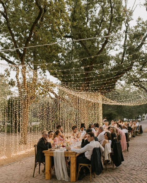 The ultimate summer wedding inspiration is here! 💍✨ @nooitgedachtestate in Stellenbosch offers the perfect setting for your sun-kissed celebration. With its lush gardens, historic Manor House and stunning vineyard views, this dreamy venue brings elegance and romance to every corner. Whether you're planning an intimate gathering or a grand affair, Nooitgedacht blends timeless charm with modern luxury, creating the ideal backdrop for your special day. Boasting the best team, beautiful on-site a... Intimate Vineyard Wedding, Modern Manor House, Modern Manor, Manor House Wedding, Summer Wedding Inspiration, Intimate Gathering, Wedding Inspiration Summer, Lush Garden, Vineyard Wedding