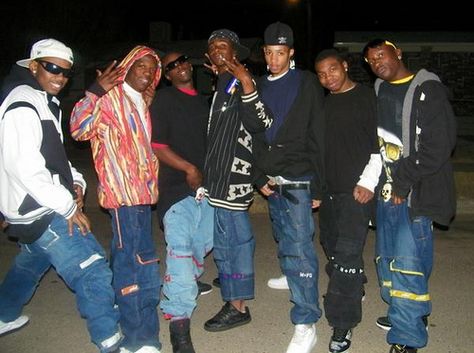 A style that showed in the late 1990s to 2000s was "gangsta," involving men wearing their jeans very low, typically oversized and with their boxers showing. (Sarah M) Gangsta Clothes, 2000s Hip Hop Fashion, 2000’s Outfit, Hip Hop Wear, Girbaud Jeans, Vintage Outfits Men, Nyc Photoshoot, Marithe Francois Girbaud, International Clothing