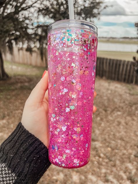 How to make a SnowGlobe Tumbler Snowglobe Tumbler, Snow Globe, Glass Cup, Video Tutorial, Snow Globes, Globe, Tumbler, Glass