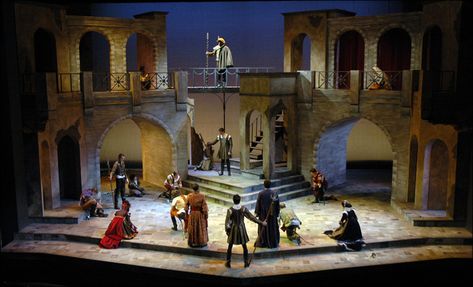 Classic Shakespeare set for Romeo and Juliet by Jonathan Wentz. Conception Scénique, Romeo Ve Juliet, Romeo Und Julia, Theatre Inspiration, Stage Set Design, Set Design Theatre, Theatre Stage, Theatre Design, Theatre Set