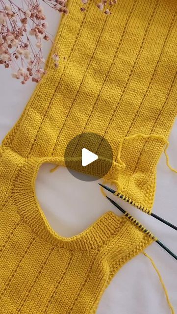 Knitting Tutorial Video, Bind Off Knitting, Knitting Blocking, Knitting Videos Tutorials, Things To Knit, Knitting Stitches Tutorial, Knitting Basics, Knitting Paterns, Lace Knitting Patterns