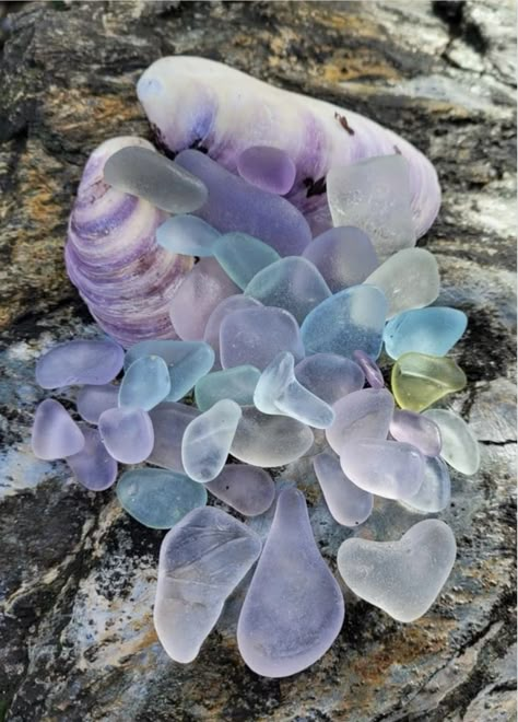 Sea Glass Aesthetic, Whimsical Core, Sea Glass Pictures, Sea Scenery, Pleasing Photos, Sea Glass Decor, Glass Aesthetic, Pretty Crystals, Beach Pottery