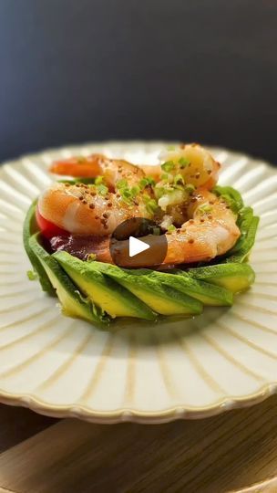 Prawn And Avocado Starter, Avocado And Shrimp Salad, Avocado Salad Ideas, Romantic Food Ideas, Dinner Recipes Fancy, Shrimp Avocado Recipes, Easy Fancy Dinner, Avocado Shrimp Salad, Fancy Salad