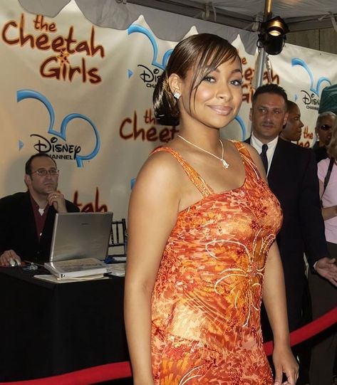 2000s on Instagram: “📸 The Cheetah Girls movie premiere, August 5, 2003✨ #00s • via: @flyandfamousblackgirls” Raven Symone 2000s, Black Hair 90s, Raven Symone, The Cheetah Girls, 00s Style, Disney Queens, The Cheetah, Early 2000s Fashion, Vintage Black Glamour