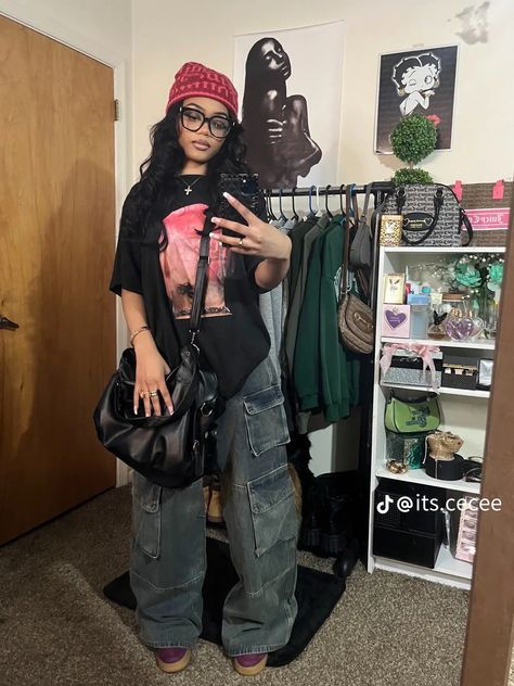 Long Jean Outfits, Afrocentric Outfits Street Styles, Casual Fall Outfits Streetwear, College Outfits Aesthetic Winter, Black Shirt Outfit Black Women, Throwback Aesthetic Outfits, 192ssara Outfits, Demin Skirt Outfit Ideas, Baggy Pants Outfit Black Women