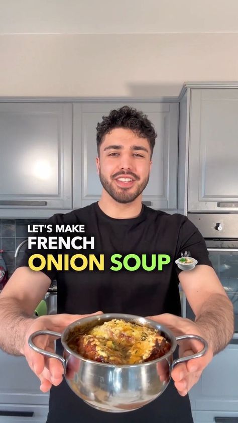 French onion soup | Recipe in comments⬇️ | Dr. Vegan | Reels Vegan French Recipes, Garlic Oil Recipe, Vegan French Onion Soup, Vegetarian French Onion Soup, Classic French Onion Soup, Onion Soup Recipe, Thyme Recipes, Vegetarian Comfort Food, Baguette Bread