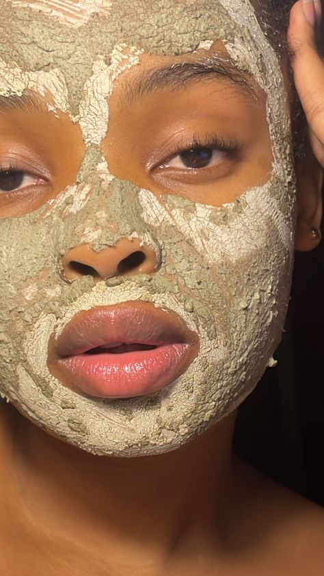 Skin Motivation, Black Skincare, Face Mask Aesthetic, Skin Care Business, Black Skin Care, Dark Skin Beauty, Pretty Skin Care, Pretty Skin, Skin Care Mask