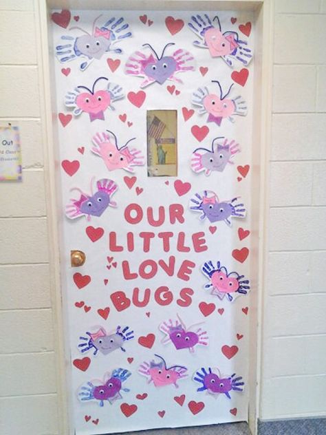 Love Bugs Classroom Door - Featured in 27 Valentine's Day Classroom Door Decorating Ideas {OneCreativeMommy.com} Valentines Door Decorations Classroom, Holiday Classroom Doors, Valentines Classroom Door, Valentine Bulletin Boards, Valentines Day Bulletin Board, Valentine Door Decorations, School Door Decorations, February Crafts, Holiday Classroom