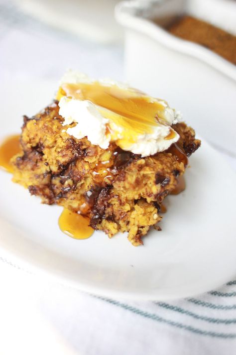 Healthy Pumpkin Baked Oatmeal Chocolate Chips Weight Watchers Pumpkin, Healthy Breakfast For Kids, Banana Baked Oatmeal, Homemade Greek Yogurt, No Bake Pumpkin Pie, Freezer Breakfast, Baked Oatmeal Recipes, Peanut Butter Honey, Pumpkin Oatmeal