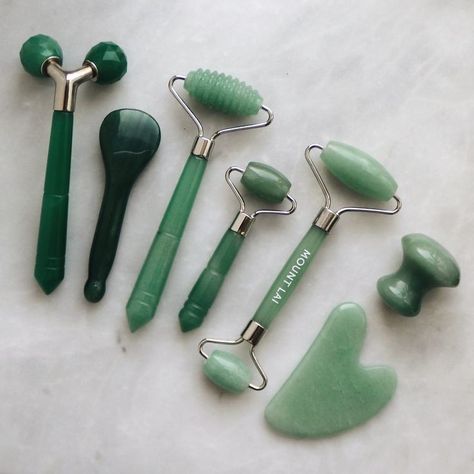 Facial Tools, Spa Facial, Natural Face Skin Care, Jade Roller, Facial Roller, Best Moisturizer, Skincare Tools, Traditional Chinese Medicine, Spa Experience